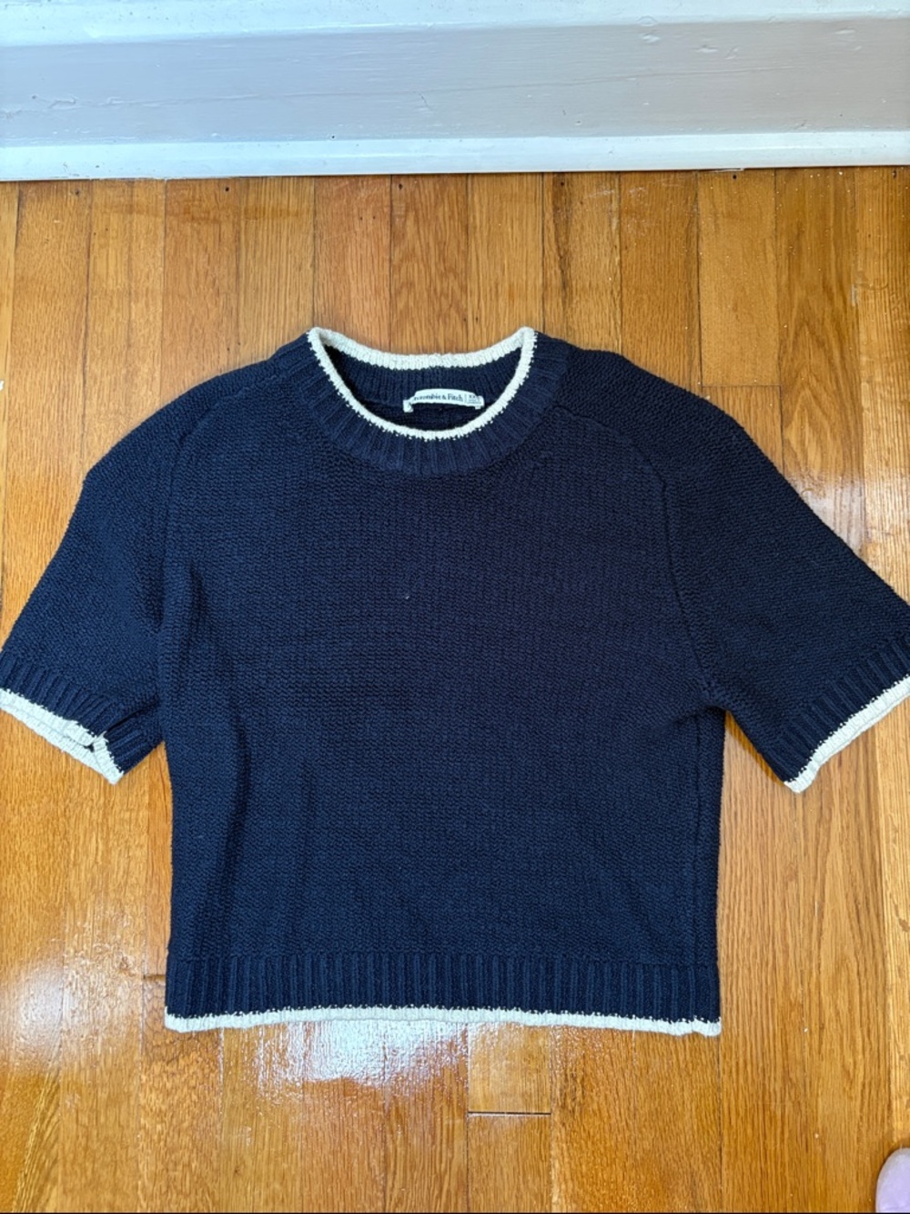 Abercrombie Cropped Knit Sweater Navy Contrast Trim XXS Cropped Knit Top